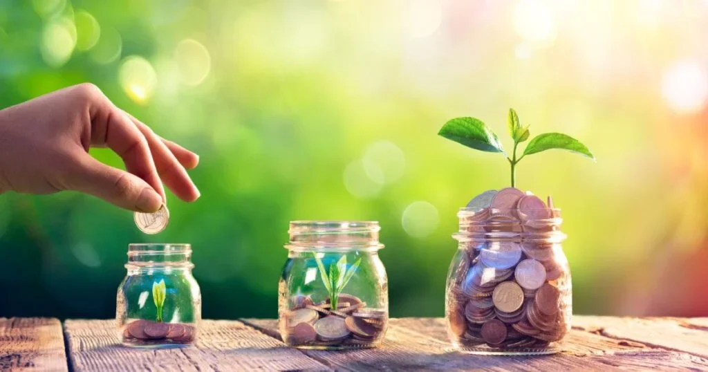 A picture signifying Dave Ramsey's money management model.